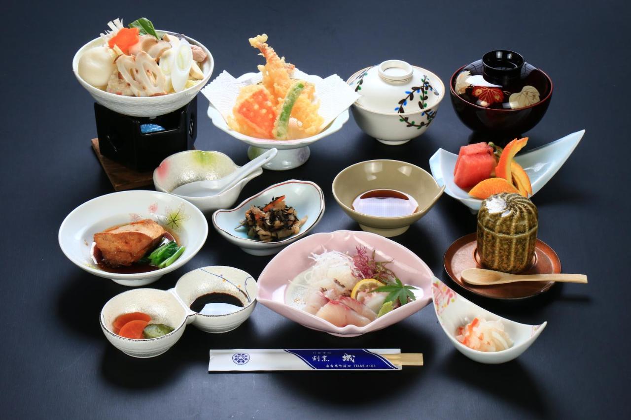 Harajo No Yado Shiro Hotel Minamishimabara Bagian luar foto